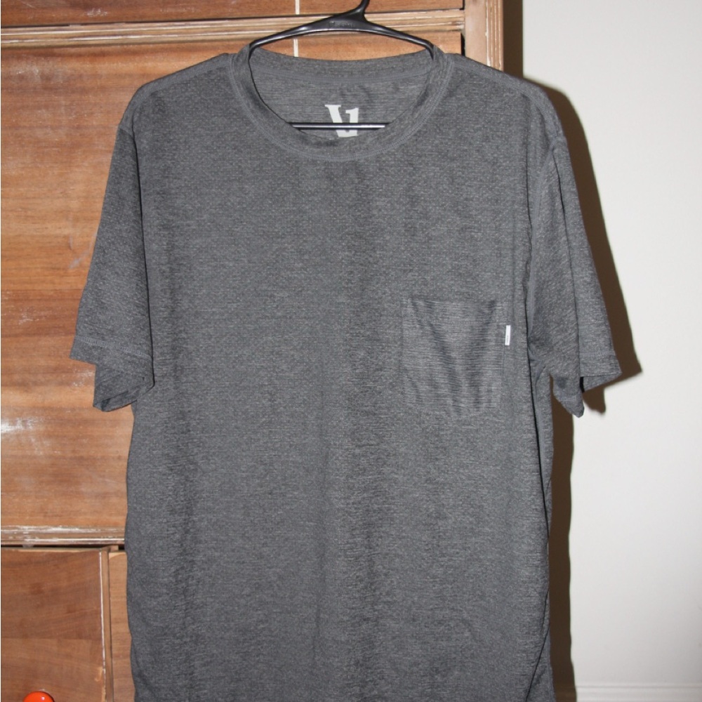 Vuori Men's gray T-Shirt